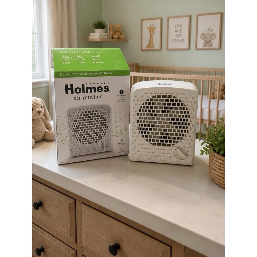 Holmes HAP116Z Compact 2-Speed Air Purifier with Air Ionizer - NEW